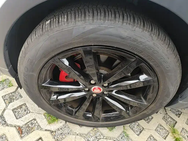 Jaguar E-PACE — Фото автомобиля 22