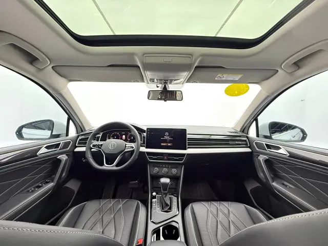 Volkswagen Tiguan L — Фото автомобиля 8