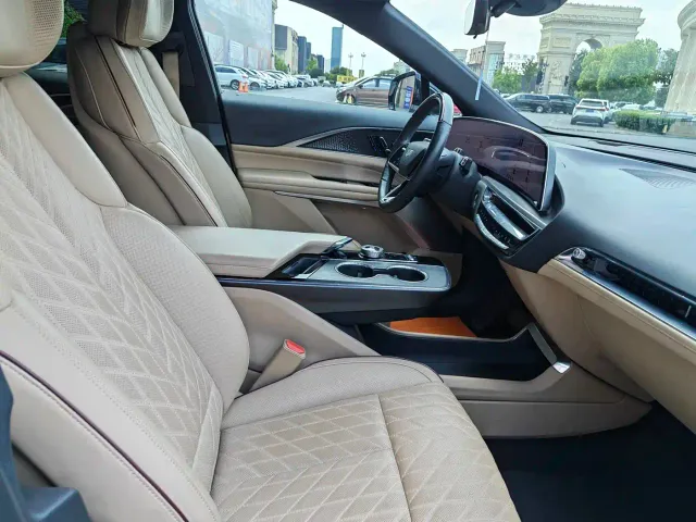 Cadillac Lyriq — Фото автомобиля 15