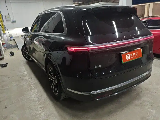 Aito M7 — Фото автомобиля 5