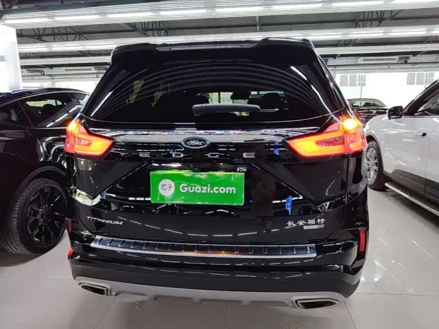 Ford Edge — Фото автомобиля 5