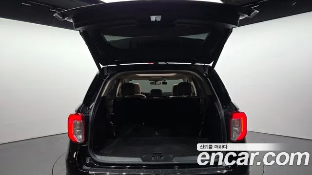 Ford Explorer — Фото автомобиля 20