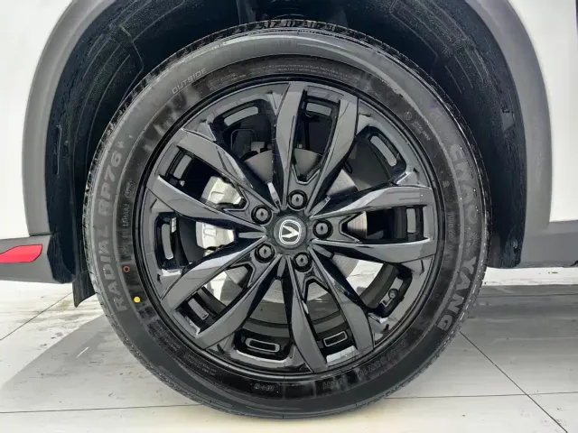 Changan X5 Plus — Фото автомобиля 13