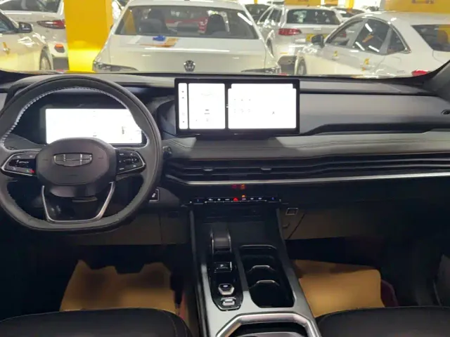Geely Haoyue L — Фото автомобиля 17