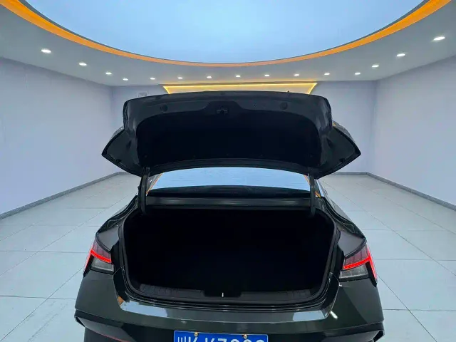 Hyundai Elantra — Фото автомобиля 7