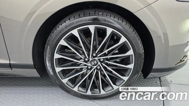 Hyundai Grandeur GN7 — Фото автомобиля 6