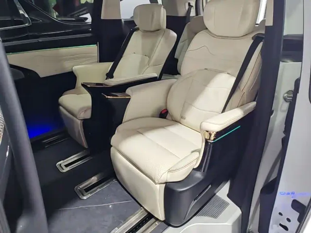 GAC Trumpchi E9 — Фото автомобиля 16