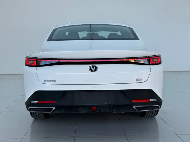 Changan Eado — Фото автомобиля 10