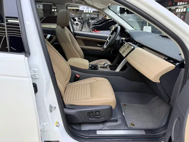 Land Rover Discovery Sport — Фото автомобиля 14