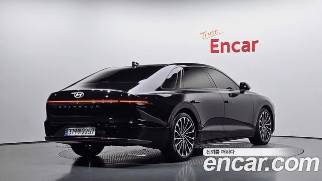 Hyundai Grandeur GN7 — Фото автомобиля 2