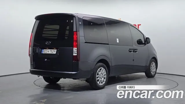 Hyundai Staria Staria Карго 3 места — Фото автомобиля 2