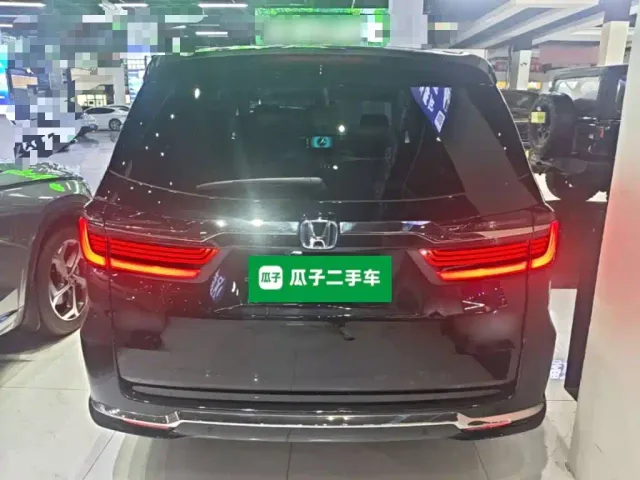 Honda Elysion — Фото автомобиля 5