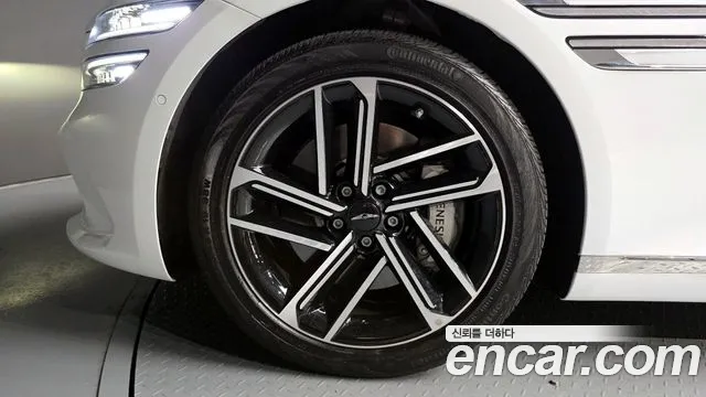 Genesis G80 Бензин 2.5 турбо AWD — Фото автомобиля 2