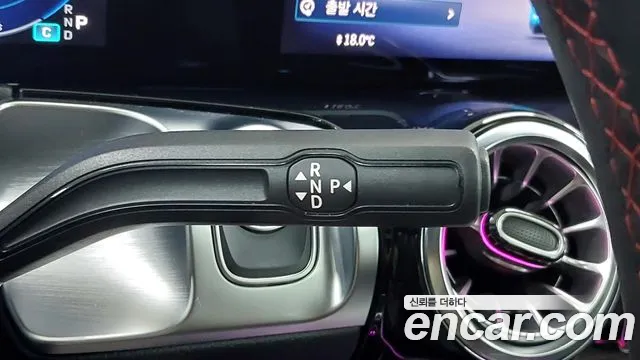 Mercedes-Benz EQB — Фото автомобиля 19