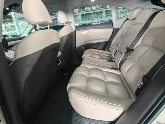 IM Motors LS6 — Фото автомобиля 7