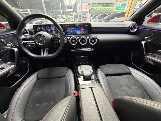 Mercedes-Benz A-Class — Фото автомобиля 27