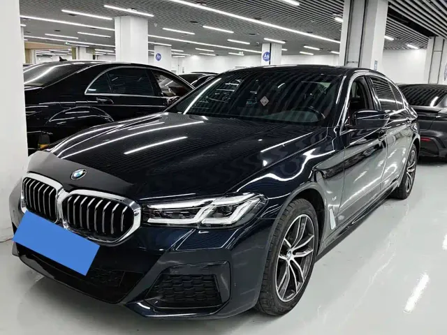 Фотография автомобиля — BMW 5 Series