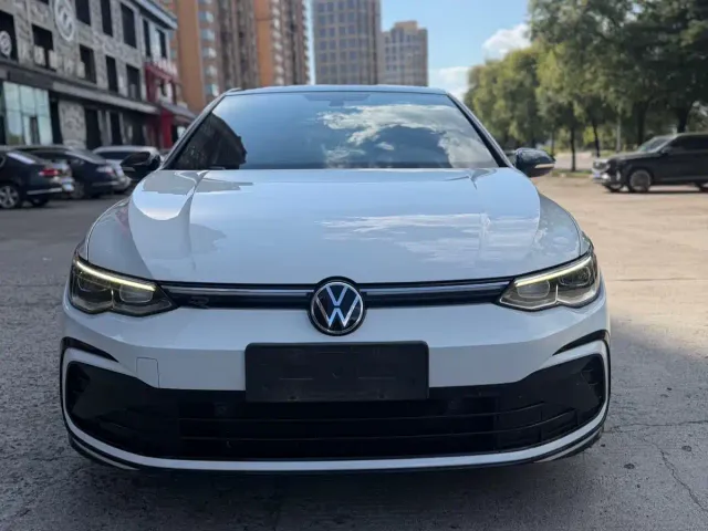 Volkswagen Golf — Фото автомобиля 2