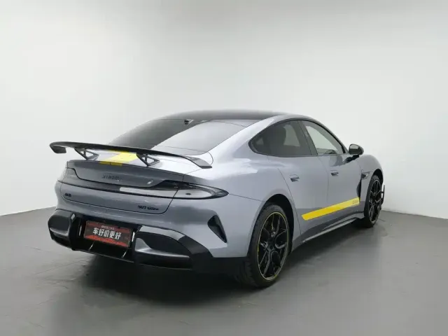 Xiaomi Auto Xiaomi SU7 Ultra 2025 Model Ultra — Фото автомобиля 2