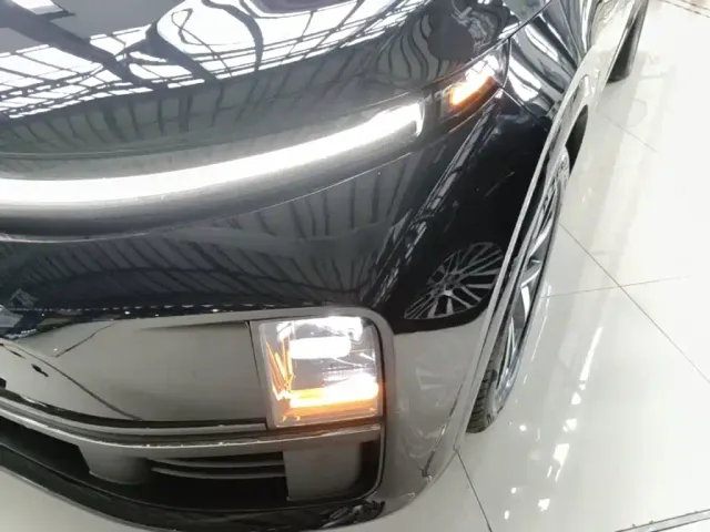 Li Auto L7 — Фото автомобиля 23