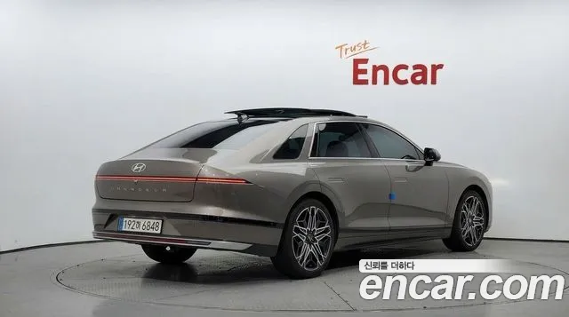 Hyundai Grandeur GN7 — Фото автомобиля 2
