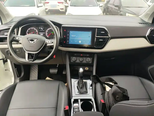 Jetta VS5 — Фото автомобиля 9