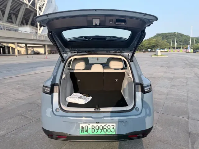 Leapmotor B10 — Фото автомобиля 10