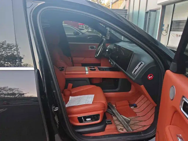 Li Auto L9 — Фото автомобиля 10