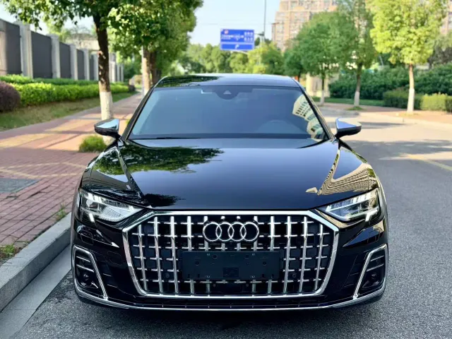 Audi A8 — Фото автомобиля 2