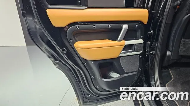 Land Rover Defender Defender (L663) 110 P300 X-Dynamic SE — Фото автомобиля 24