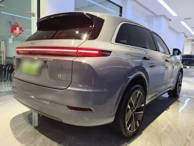 Li Auto L7 — Фото автомобиля 6