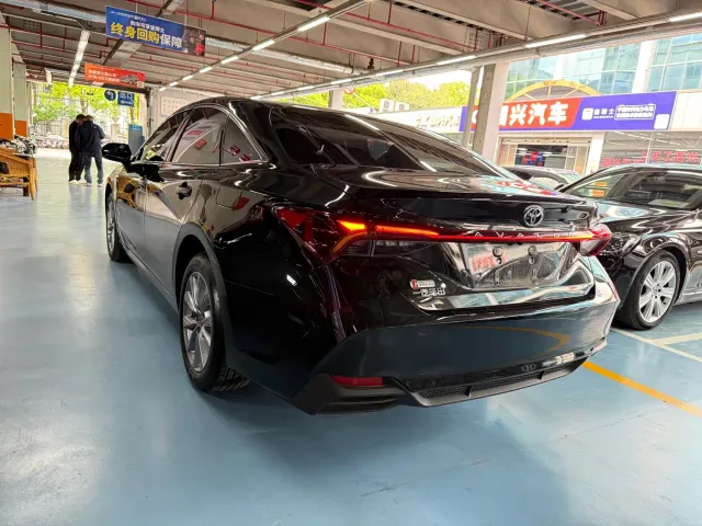 Toyota Avalon — Фото автомобиля 6
