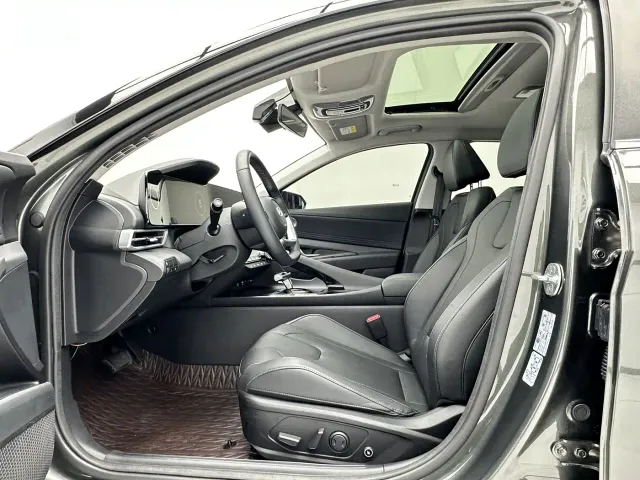 Hyundai Elantra — Фото автомобиля 4