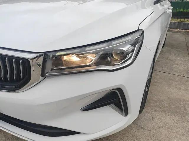 Geely Emgrand — Фото автомобиля 23