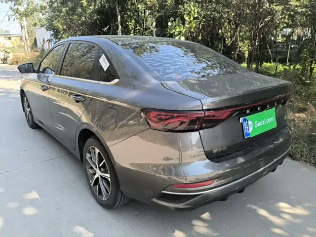Geely Emgrand — Фото автомобиля 4