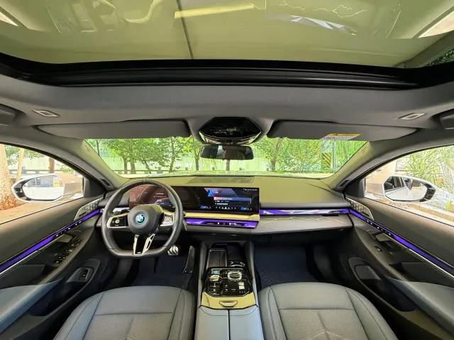 BMW i5 — Фото автомобиля 13