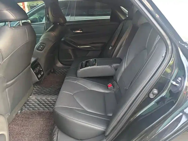 Toyota Avalon — Фото автомобиля 11