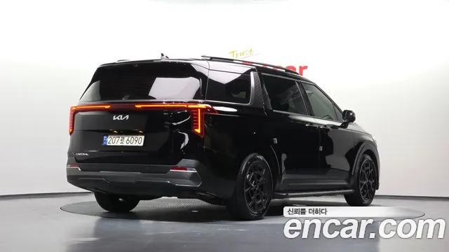 Kia Carnival Generation 4 — Фото автомобиля 2