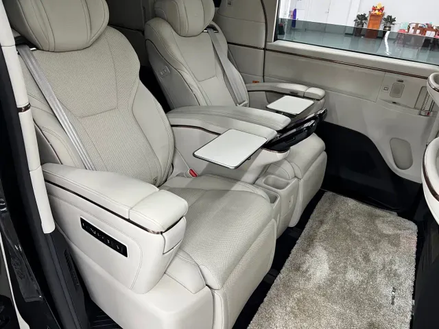 Lexus LM — Фото автомобиля 15