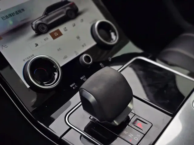 Land Rover Range Rover Velar — Фото автомобиля 11