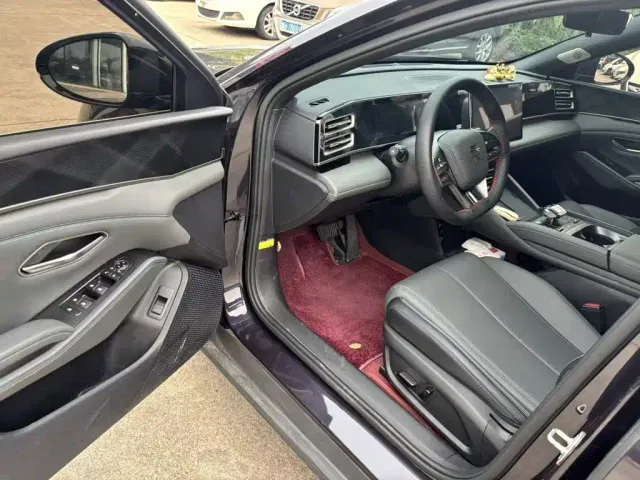 BYD Qin L — Фото автомобиля 15