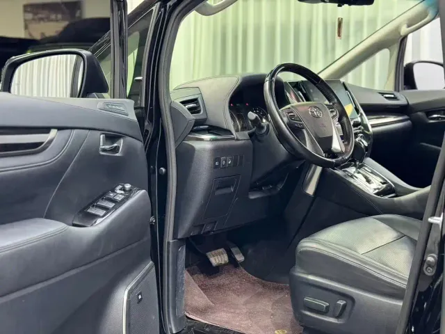 Toyota Vellfire — Фото автомобиля 4