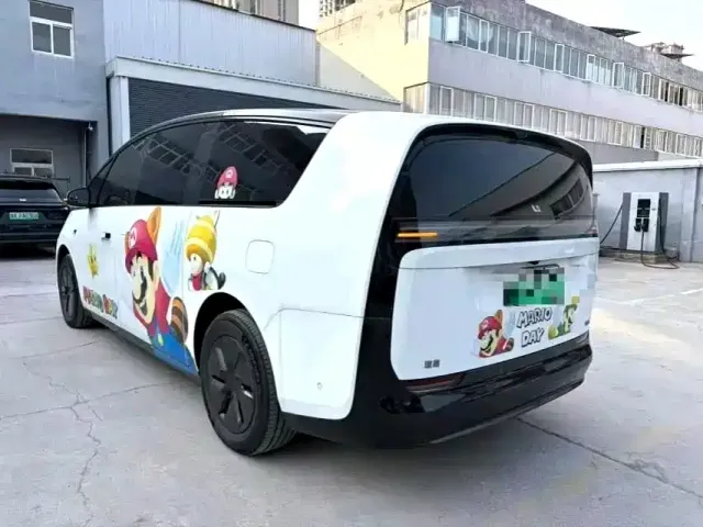 Li Auto MEGA — Фото автомобиля 7
