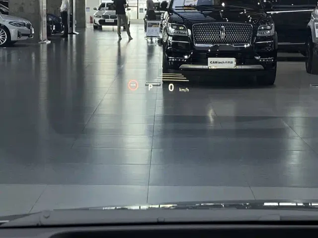 Toyota Vellfire — Фото автомобиля 3