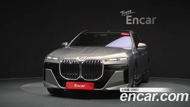 BMW 7 Series G70 — Фото автомобиля 3