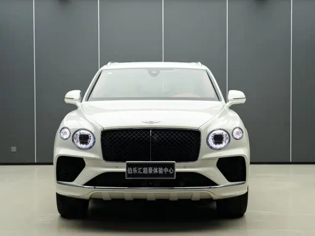 Bentley Bentayga — Фото автомобиля 4