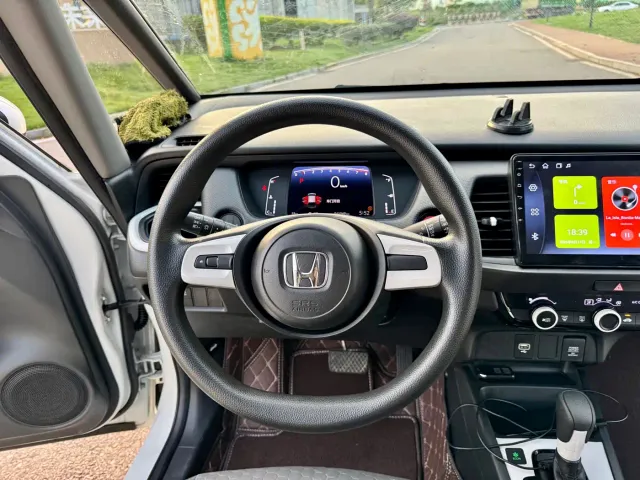 Honda Fit — Фото автомобиля 11