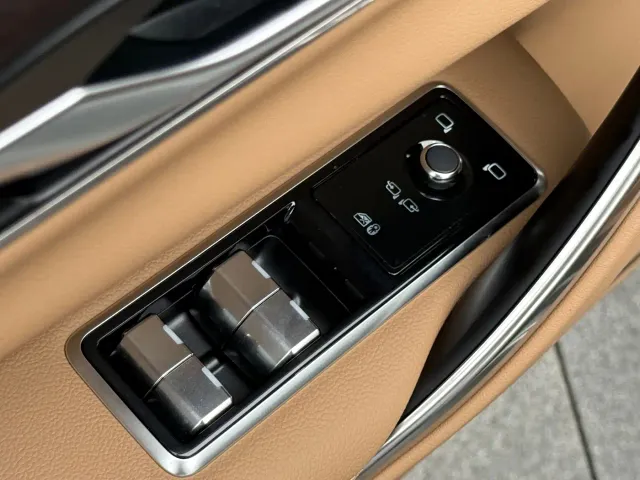 Jaguar XFL — Фото автомобиля 13