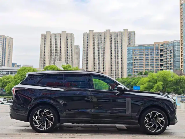 Lynk & Co 09 EM-P — Фото автомобиля 16