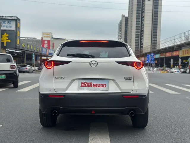 Mazda CX-30 — Фото автомобиля 4